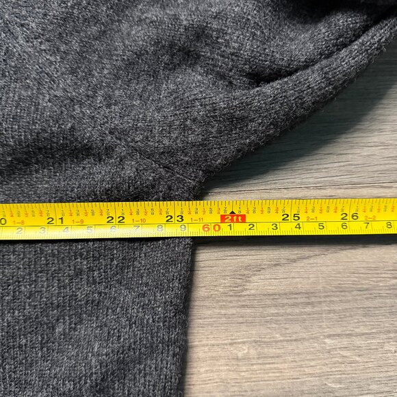 *New L.L. Bean Lambs Wool V-Neck Sweater - Grey - Picture 5 of 6